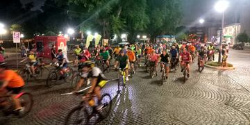 Bicicleteada nocturna por las calles de Rafaela