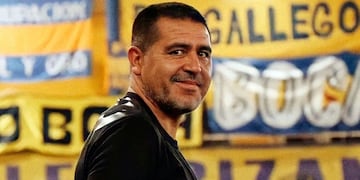 Juan Román Riquelme cumple años y los hinchas de Boca proponen una movida en La Bombonera para celebrarlo.
