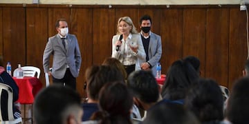 Los jueces recorrieron las escuelas del sur mendocino explicando como son los juicios por jurado.