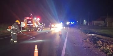 Bomberos de Arroyito trabajaron en un accidente sobre ruta 19