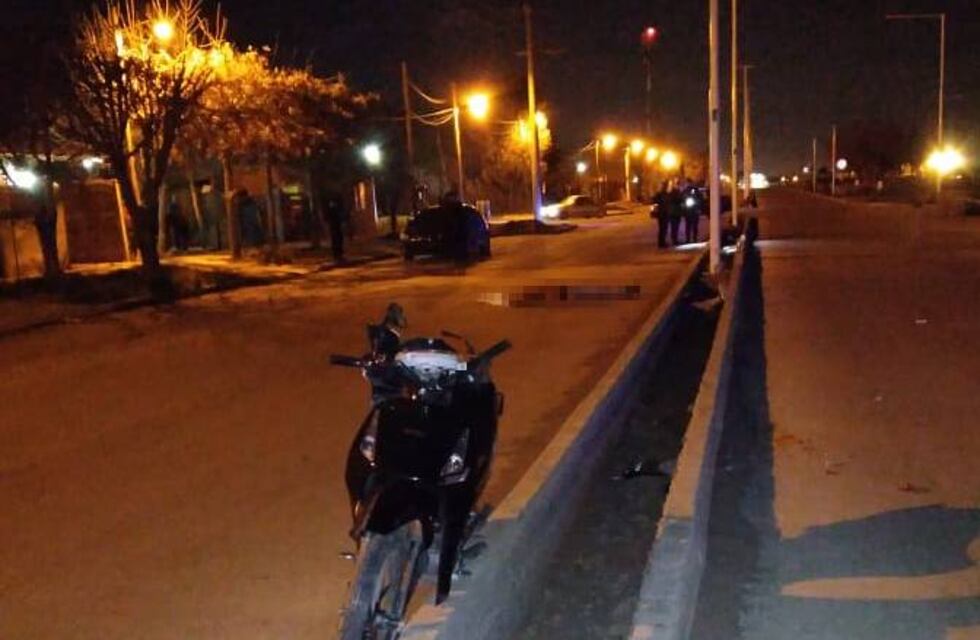 Investigan muerte de pareja de jóvenes que iba en moto por Fray Luis Beltrán