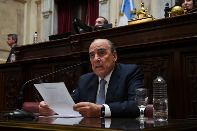 El jefe de Gabinete, Guillermo Francos, en la sesión informativa en el Senado (Foto: Comunicación Senado)