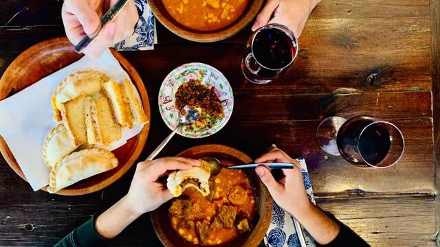 Dónde comer los mejores platos patrios este 25 de mayo en Buenos Aires