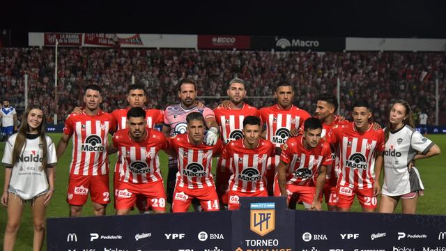 La formación de Instituto que salió a jugar contra Vélez, con varios cambios y que le resultó a Bovaglio. (Facundo Luque / La Voz)