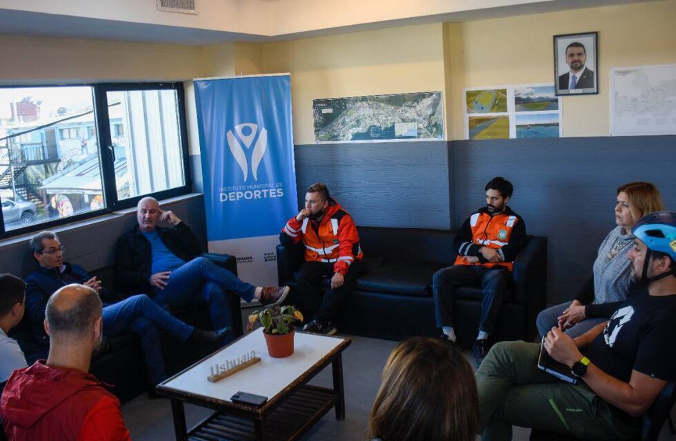 Funcionarios municipales se reunieron con ciclistas para trabajar en acciones de seguridad vial