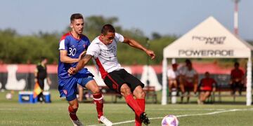 Gustavo Velázquez fue titular en el primer encuentro.