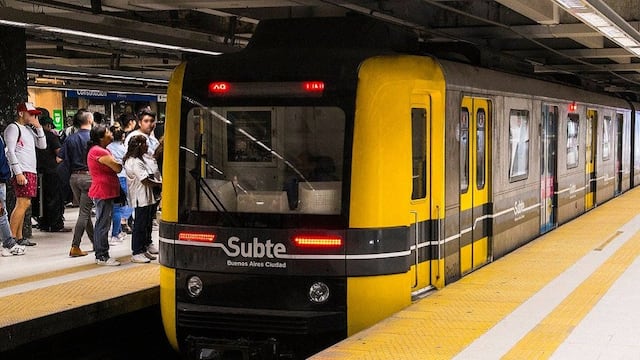 El pasaje del subte podría percibir importantes aumentos en los próximos meses. Foto: Vía País.