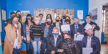 Ushuaia homenajeó a los docentes bicontinentales en su día