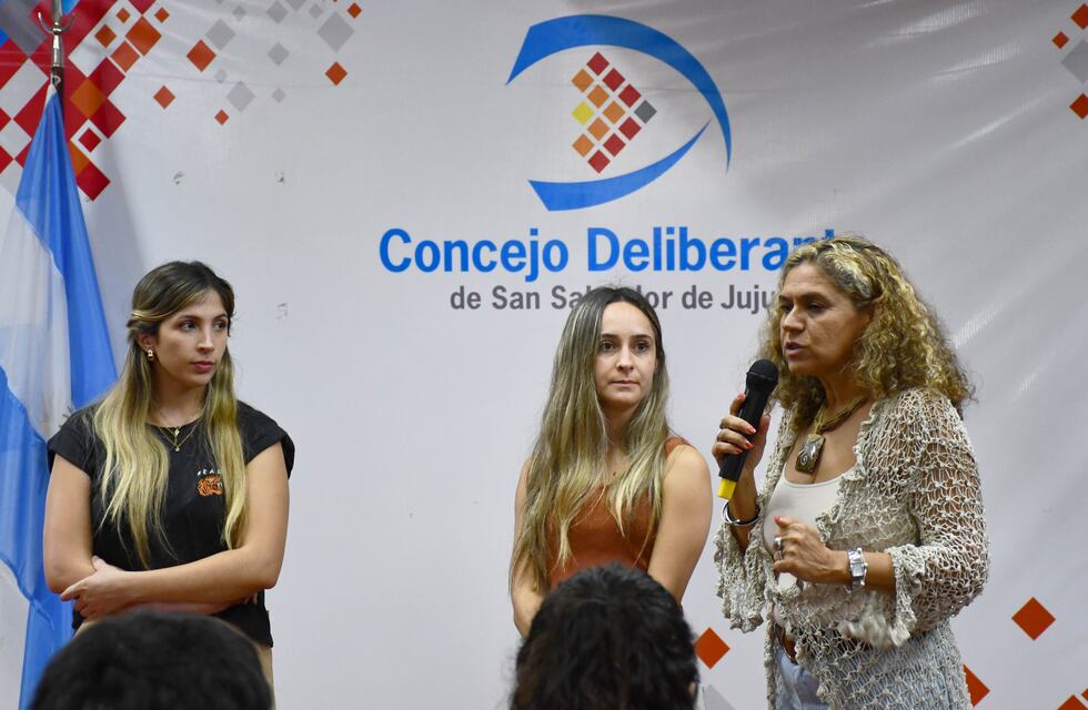 Equipo municipal de Obras Particulares capacita a estudiantes de Escuela Técnica