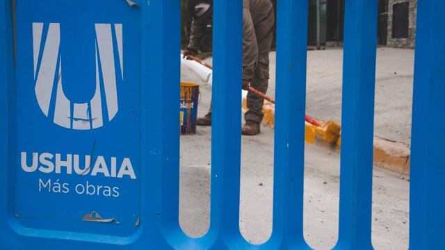 La Municipalidad realizó trabajos de limpieza con personal de Higiene Urbana, de pintura y demarcación de cordones por cuadrillas de Servicios Públicos.