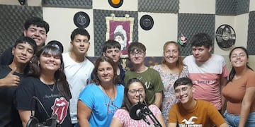 El programa radial especial de los alumnos de la Secundaria Nº1 fue un éxito