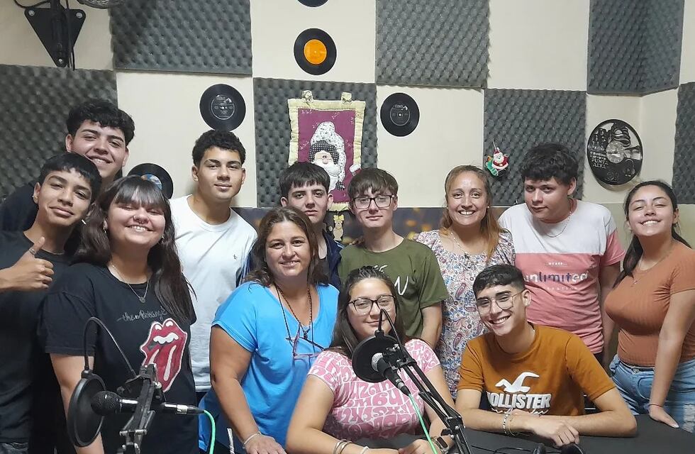 El programa radial especial de los alumnos de la Secundaria Nº1 fue un éxito