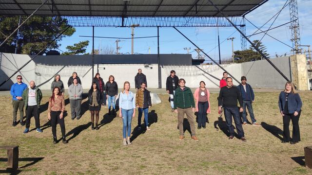 Los precandidatos a concejales, Roxana Cavallini y Enrique Armándola presentaron su lista.