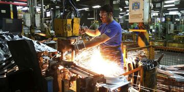 Operario trabajando. (Foto ilustrativa/AP Archivo)