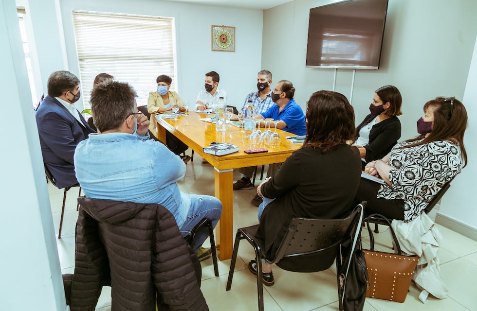 El Gobierno y SUTEF retoman las reuniones por las paritarias