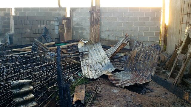 La precaria vivienda tenía techo de chapa.