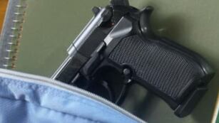 Un niño llevó un arma a su escuela.
