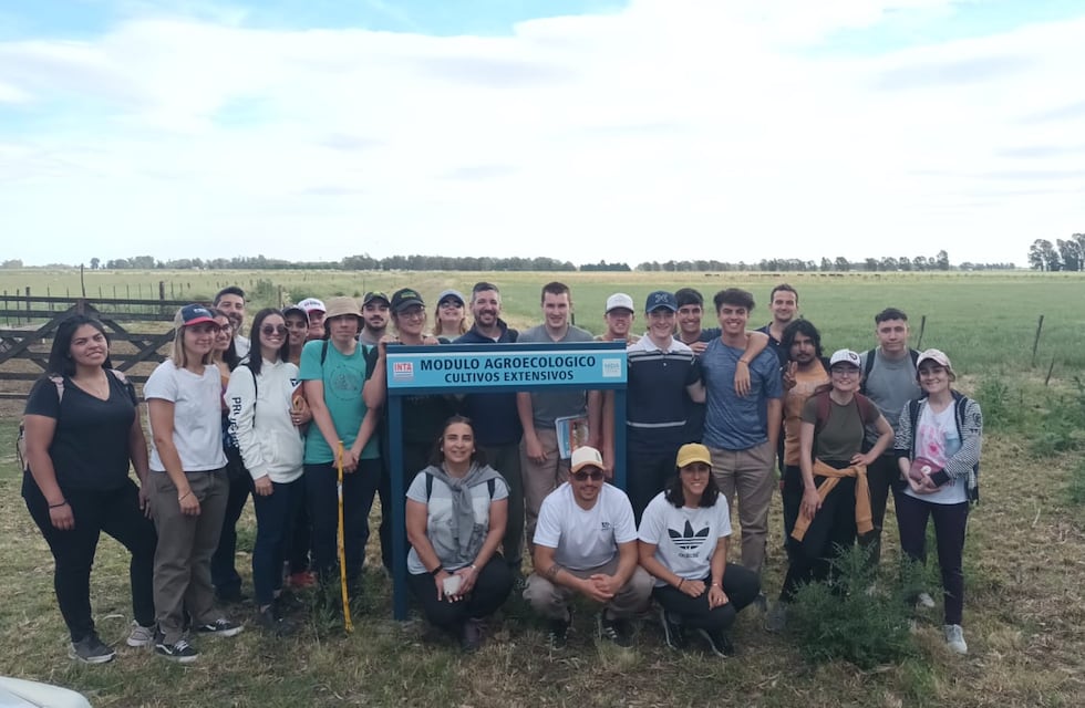 Cresta: estudiantes de la Tecnicatura en Producción Agropecuaria Sostenible visitaron la Chacra de Barrow - Inta