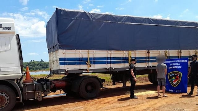 Secuestraron un cargamento de soja ilegal en San Vicente.