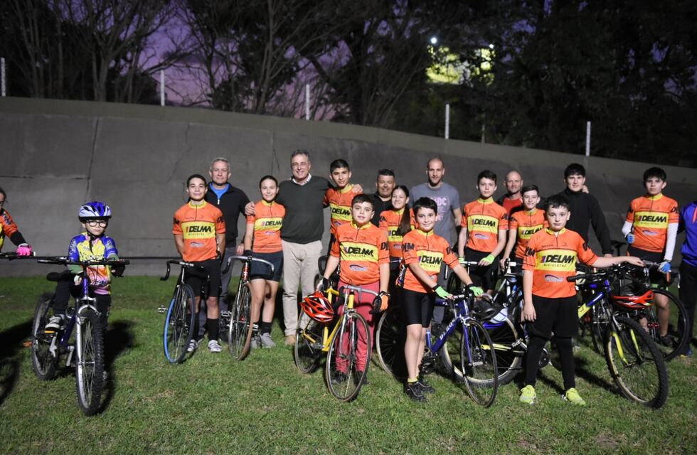 Luis Castellano visitó el Club Ciclista