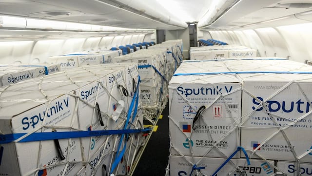 6 mil dosis del componente 1 y 2 de Sputnik V llegan a Santa Cruz