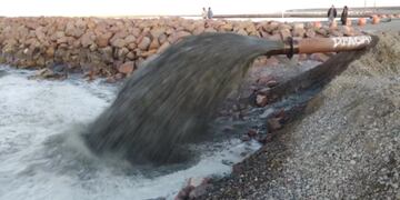 La polémica por el dragado en el Río Chubut.