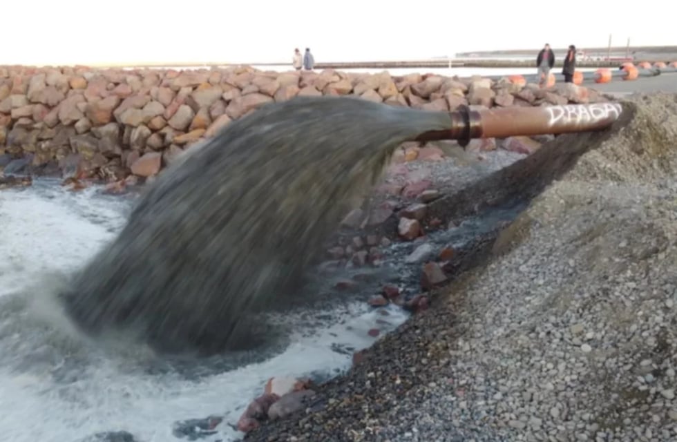 Polémica en Chubut: se detuvo el dragado del río hasta determinar que los desechos no sean contaminantes