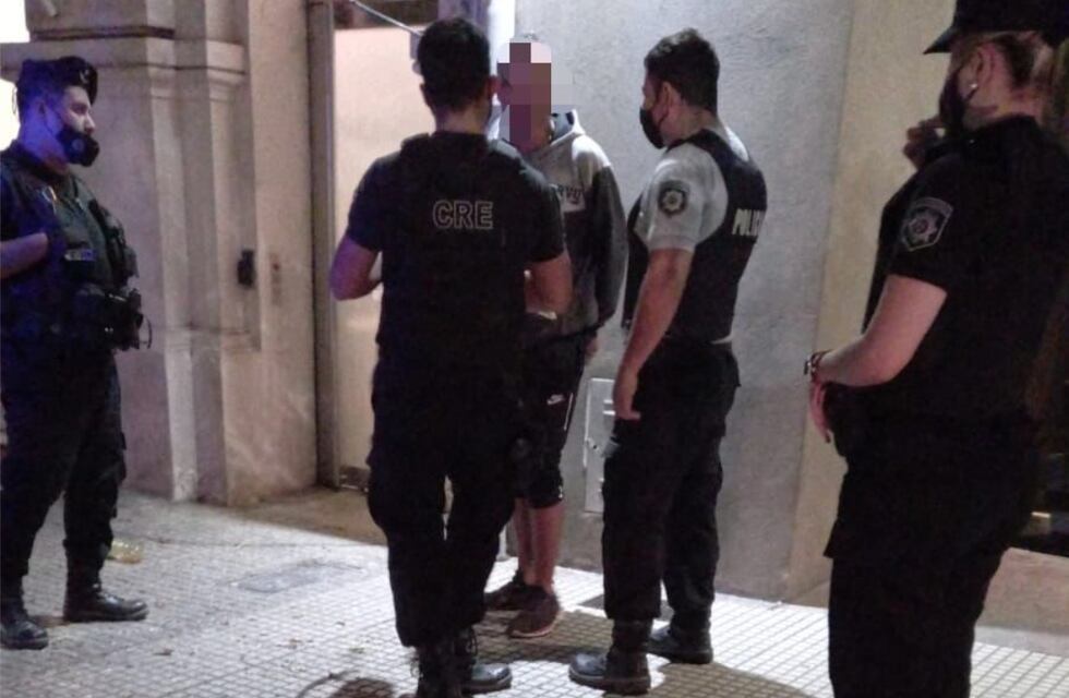 Intentó robar un comercio en pleno centro y lo detuvieron