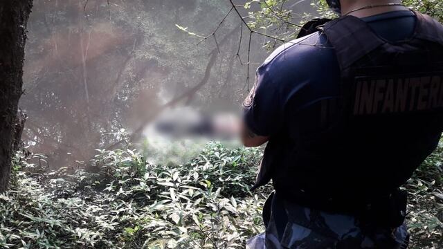 El cuerpo se encontraba sumergido y tenía piedras en los bolsillos para que no saliera a la superficie.