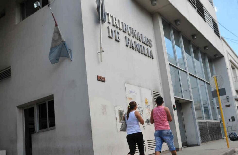 La Justicia de Córdoba obliga a la obra social de un padre ausente a dar inmediata cobertura al hijo, que tiene cáncer