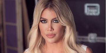 Wanda Nara compartió fotos en lencería roja para mostrar su antes y después: “La pregunta obligada”.