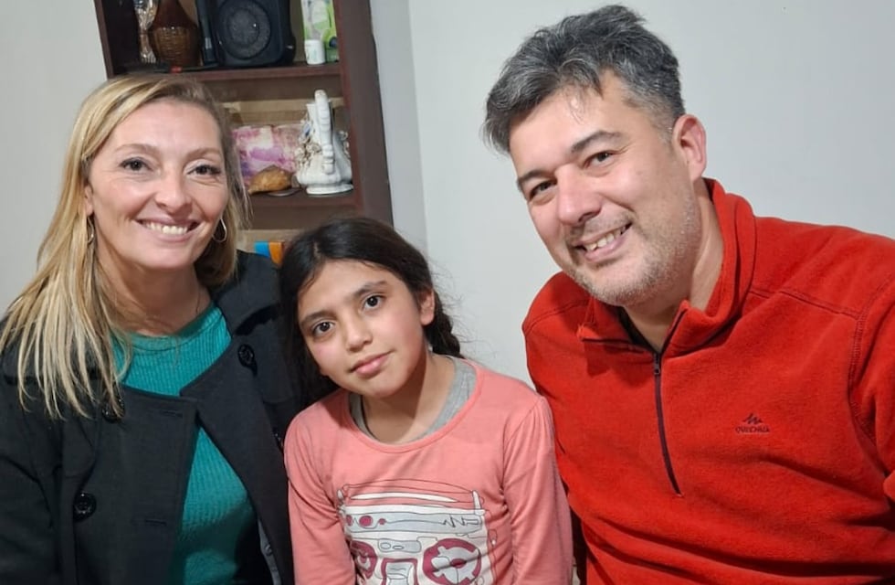 A paso firme: así avanza Camila Peralta, la cordobesa que consiguió dos prótesis gracias a la solidaridad
