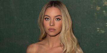 La actriz de Euphoria, Sydney Sweeney, posó de espaldas en un body total black y causó furor