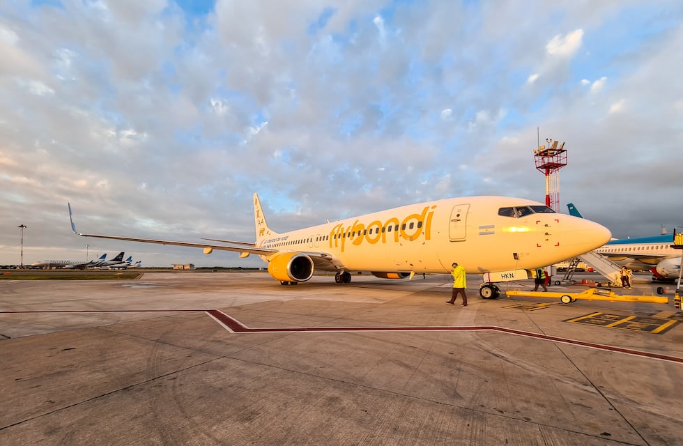 Por las restricciones de divisas, Flybondi suspende vuelos en Argentina y hay más de 5.000 pasajeros afectados