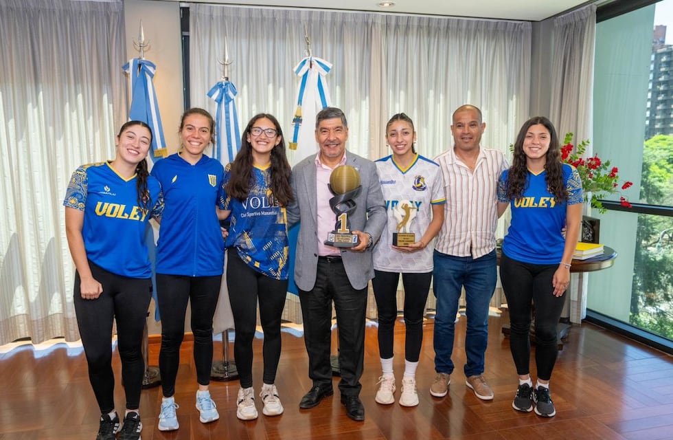 Reconocimiento legislativo para las campeonas de la Liga Regional de vóley