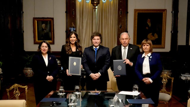 Milei, junto a Secretaria de Seguridad de los Estados, Kristi Noem