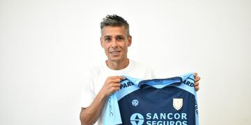 Iván Juárez rubricó la continuidad en Atlético de Rafaela