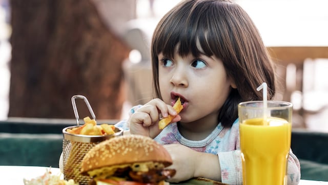 Alimentos poco saludables para niños