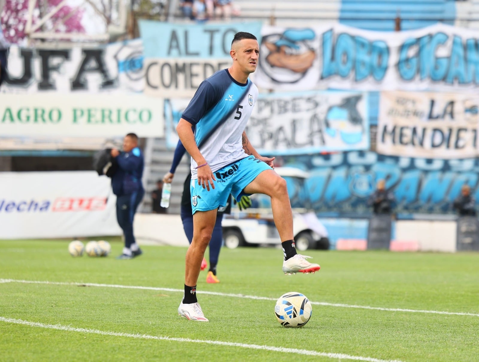 Emiliano Endrizzi vuelve al equipo titular de Gimnasia de Jujuy tras cumplir su sanción y ocupará el lateral izquierdo.