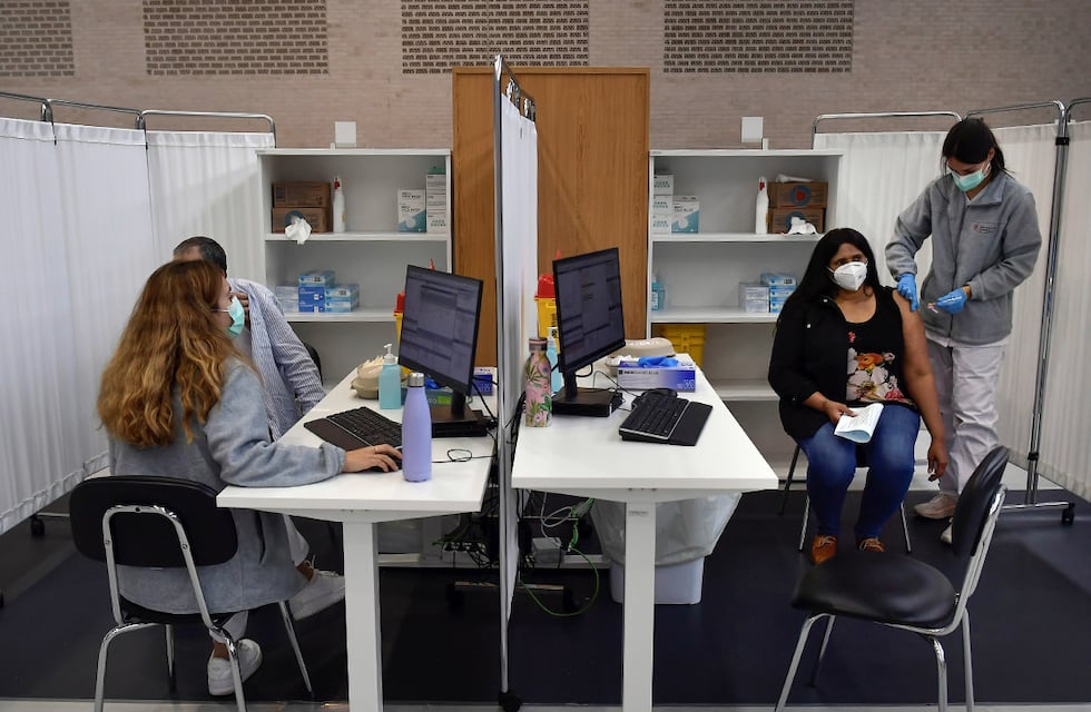 El 57% de los adultos en la Unión Europea está vacunado contra el coronavirus