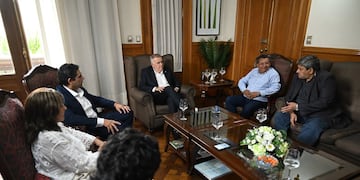 El gobernador felicitó al intendente electo, que destacó el acompañamiento ciudadano y anunció trabajo coordinado con la Provincia.
