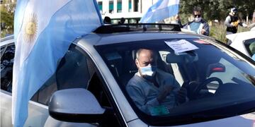 Protesta para exigir la reapertura del Puente Internacional Tancredo Neves