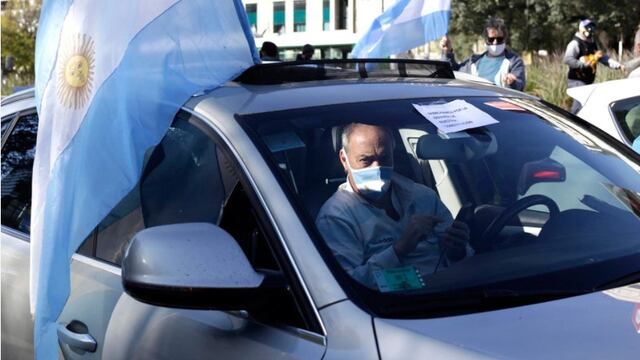 Protesta para exigir la reapertura del Puente Internacional Tancredo Neves