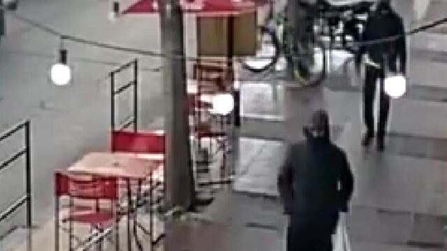 El sujeto se llevó la bicicleta como si fuese suya.