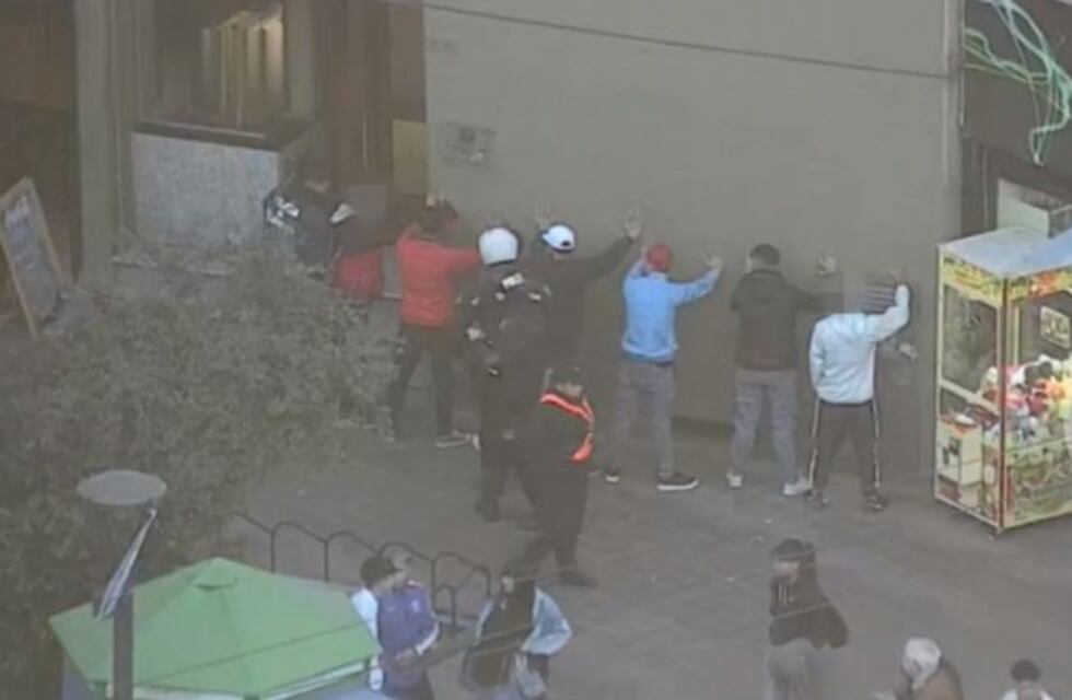 Volvieron los robos pirañas al Centro de Córdoba: detuvieron a 24 jóvenes que intentaban asaltar peatones