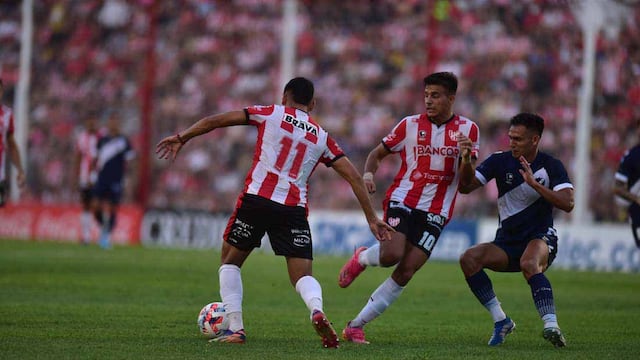 Rodríguez (11) y Pombo (10), dos de los que más intentaron para Instituto en el empate con Alvarado (Nicolás Bravo)