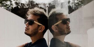 El proyecto artístico/musical originado en Mar del Plata y fundado por Santiago Smichowski nos presenta su corte "Qué Bello es Coincidir"