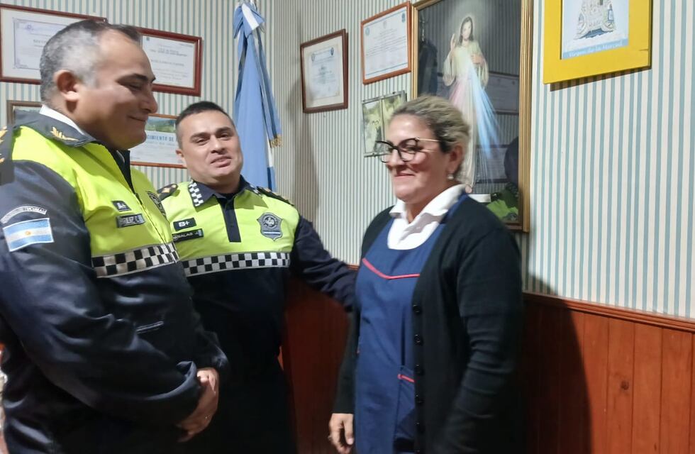 Reconocimiento a la vocación: una policía salvó a una bebé con maniobras de RCP