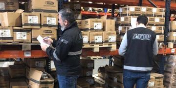 Aduana, DGI y Seguridad Social fiscalizan empresas que usaron cautelares para importar.Co