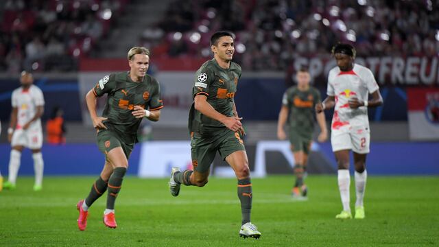 Un error del arquero del Leipzig puso en ventaja al Shakhtar. Foto: @FCShakhtar